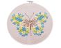 Vyšívací sada s předtištěným motivem 380731/6, květinový motýl (rámeček, předtisk, jehly a příze), průměr 26,5cm