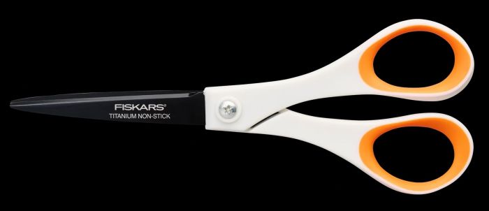 Krejčovské nůžky FISKARS TITANOVÉ 1004720, Non stick, s měkkou ergonomickou rukojetí, celková délka 18 cm