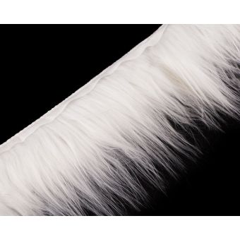 Kožešina / vousy dekorační 870867/1 bílá, délka chlupů 10cm, šíře 13cm ( v metráži)