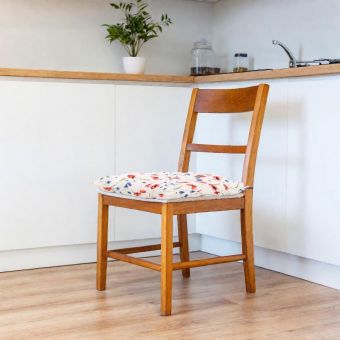 Prošívaný sedák QK-191, vlčí máky, červeno-modrá, čtverec 40x40cm