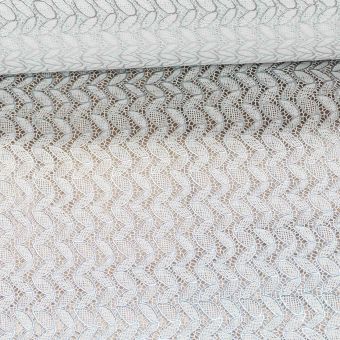 Ubrus PVC vánoční, 23512 STRI krajkový vzor, stříbrné lístky na bílé, š.140cm (metráž)