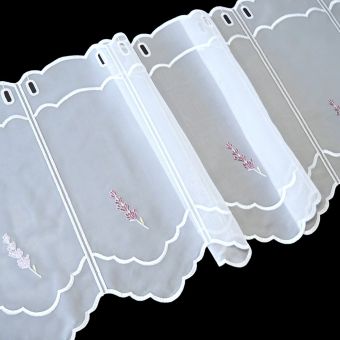 Vitrážová záclona voálová LEVANDE výšivka levandule, bílá (více výšek, v metráži)