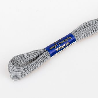 Vyšívací příze NORMA / BAVLNKA 8832 olověná šedá, jednobarevná, 1,5g/15m