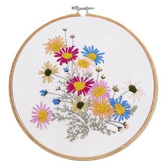 Vyšívací sada s předtištěným motivem 380732/5, květiny (rámeček, předtisk, jehly a příze), průměr 20,2cm