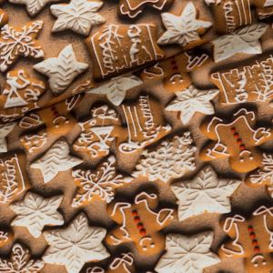 Bavlněné plátno vánoční H242 COOKIES, hnědé perníčky š.150cm (látka v metráži)