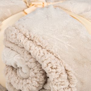 Deka z mikrovlákna vánoční QK-226, vytlačené vločky, smetanová s beránkem 150x200cm