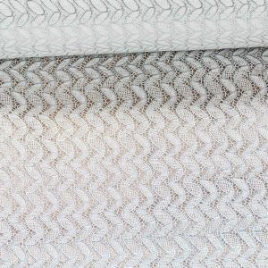 Ubrus PVC vánoční, 23512 STRI krajkový vzor, stříbrné lístky na bílé, š.140cm (metráž)