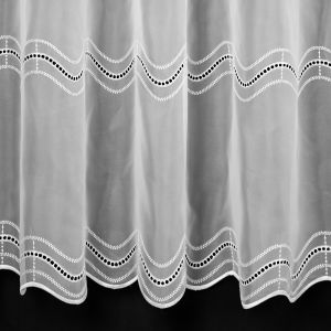 Voálová záclona 26227, vyšívané vlnky, s bordurou, bílá (více výšek, v metráži)