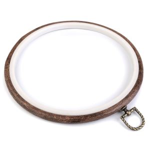 Vyšívací plastový kruh 090506 k zavěšení, imitace dřeva, hnědý, průměr 20cm