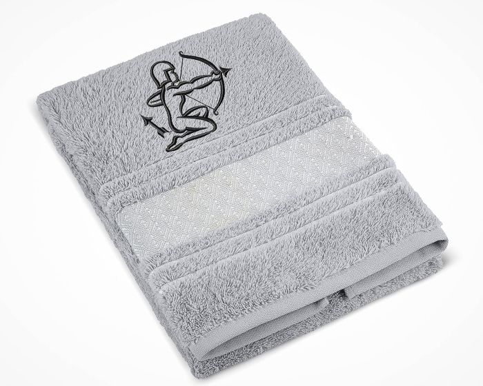 Froté ručník S VÝŠIVKOU ZNAMENÍ ZVĚROKRUH STŘELEC, šedý, 50x100cm