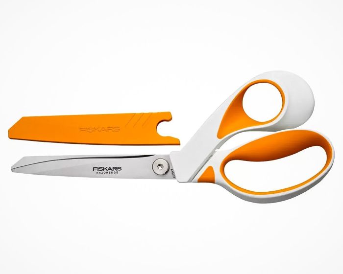 Krejčovské nůžky FISKARS NA LÁTKU 1070079, RazorEdge, ergonomickou rukojetí, délka 23 cm
