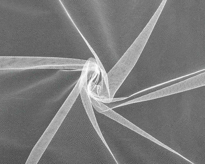 Tyl jemný oděvní na závoje, jednobarevná bílá, š.160cm (látka v metráži)