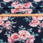 Šatovka polyesterová 2703/01, růže na tmavě modré, š.140cm (látka v metráži)