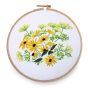 Vyšívací dárková sada s předtištěným motivem 380637/7, žluté luční kvítí (předtisk, jehly a příze), 15x22cm