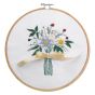 Vyšívací sada s předtištěným motivem 380732/6, modro-bílé květiny (rámeček, předtisk, jehly a příze), průměr 20,2cm