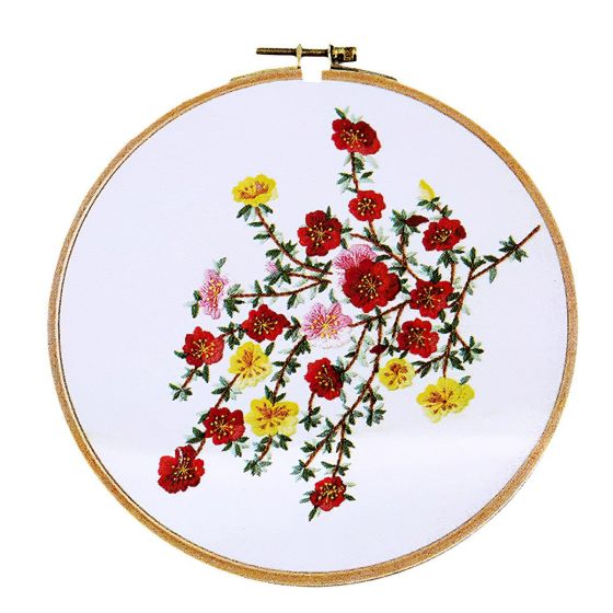 Vyšívací dárková sada s předtištěným motivem 380636/3, červeno-žlutá kytice (předtisk, jehly a příze), 15x22cm