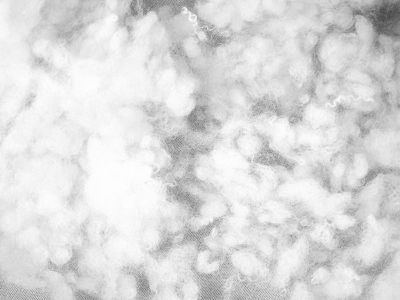 VELKOOBCHODNÍ BALENÍ - Výplňové polyesterové kuličky z dutého vlákna, náplň do polštářů (cena za 1 Kg; odběr po celých baleních 11 Kg)