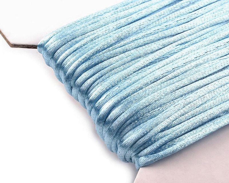 Pletací saténová příze / šňůra 310022/104 modrá ledová, jednobarevná, 2mm, 25 metrů