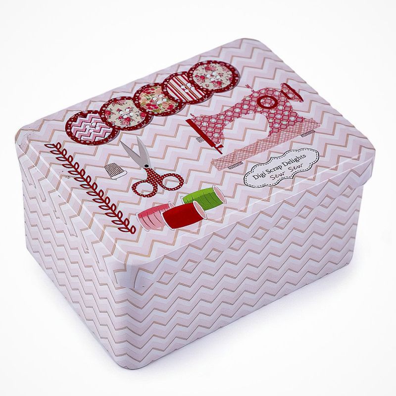 Krabička na šití a jehly, plechová 790322/2, pudrová s knoflíky, 9,5 x 12,5 x 6,5cm (obdélník)