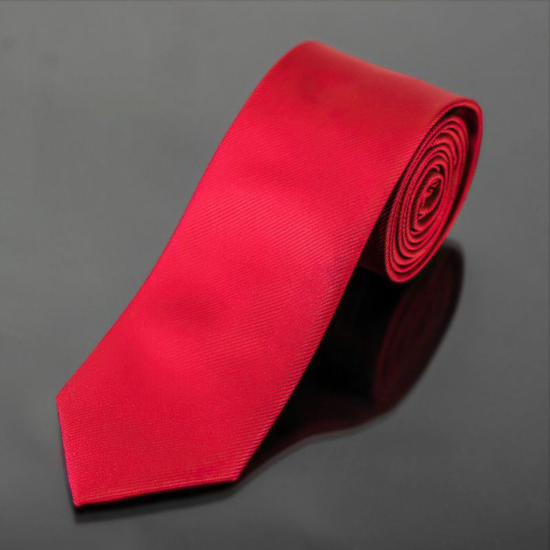 Kravata pánská AMJ, šikmý proužkovaný vzor KU0028, sytě červená