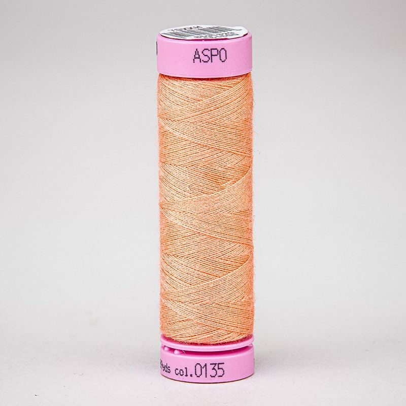 Univerzální šicí nit Amann ASPO 120 polyesterová, lososová 0135, návin 100m 