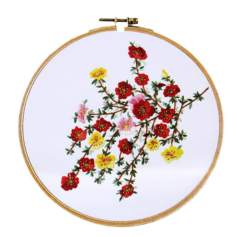 Vyšívací dárková sada s předtištěným motivem 380636/3, červeno-žlutá kytice (předtisk, jehly a příze), 15x22cm