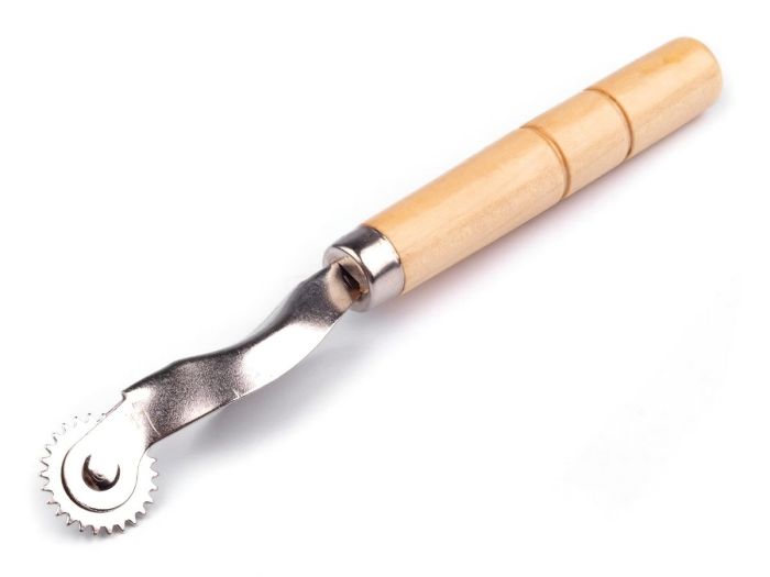 Krejčovské rádýlko BISCOTTI 070210, dřevěné / kovové, délka 15cm